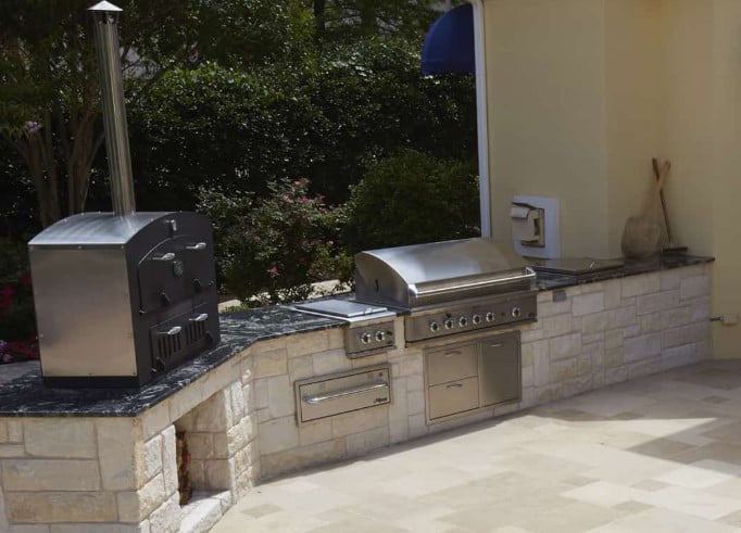 Outdoor Kitchen Countertop Options - Find the Best for Your Kitchen