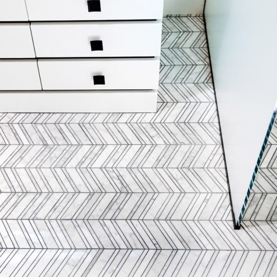 Chevron Venatino Polished Pattern, Large Mesh