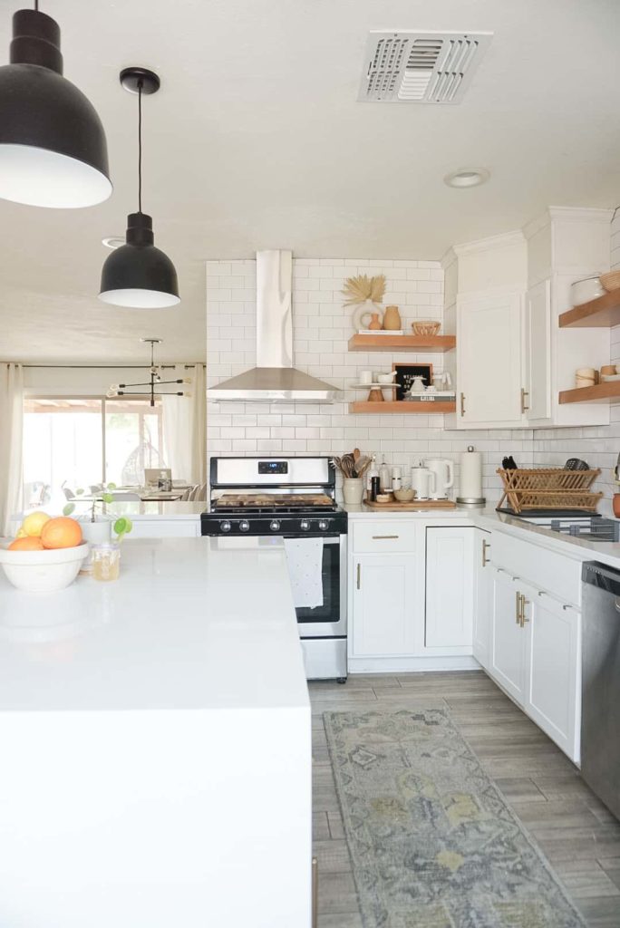 Kitchen island with Della Terra Quartz - Jessica from The Orange Home using Arizona Tile