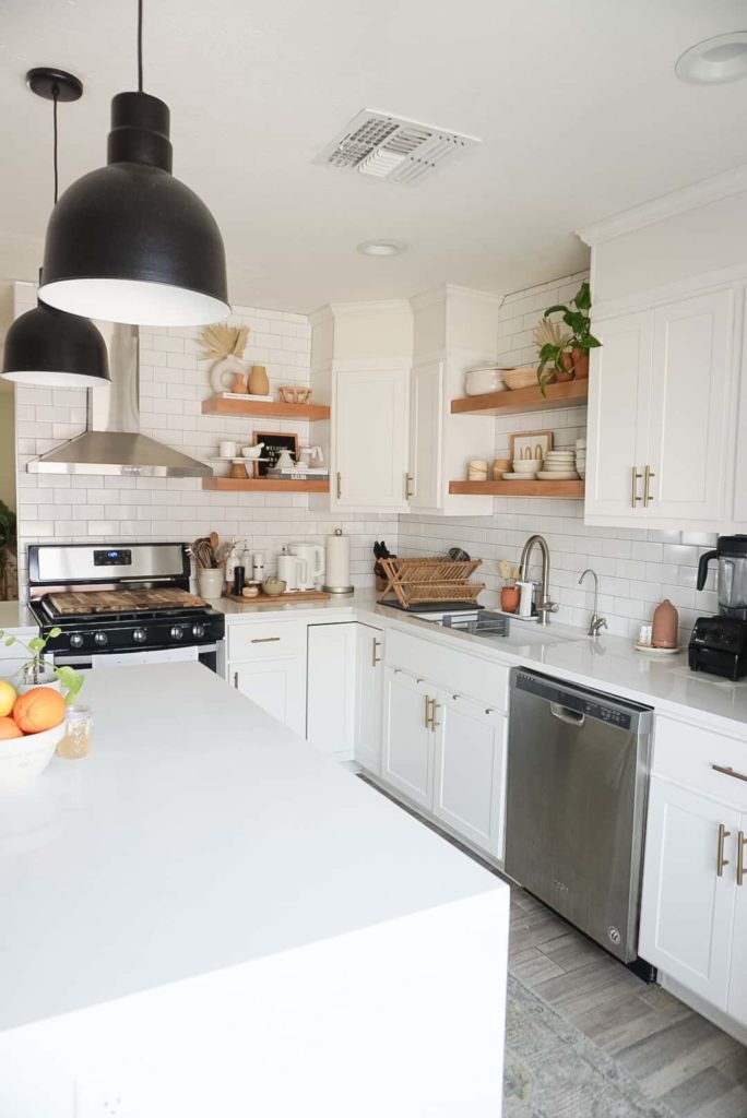 Kitchen island and other kitchen countertops - - Jessica from The Orange Home using Arizona Tile